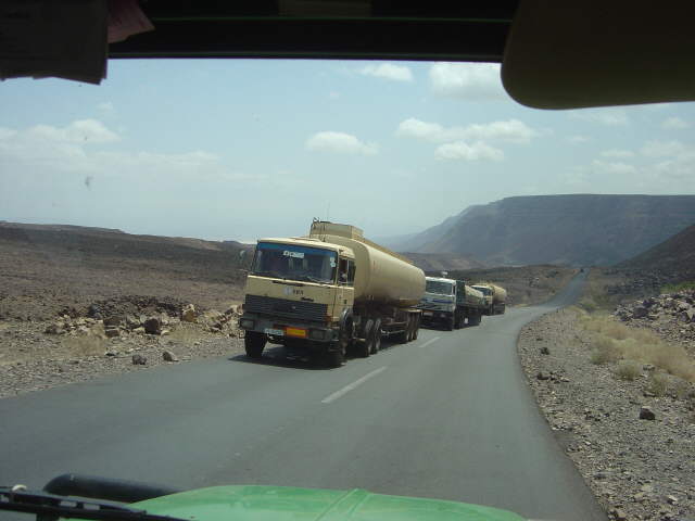 .. Dieseltanker auf dem weg von Djibouti nach Addis