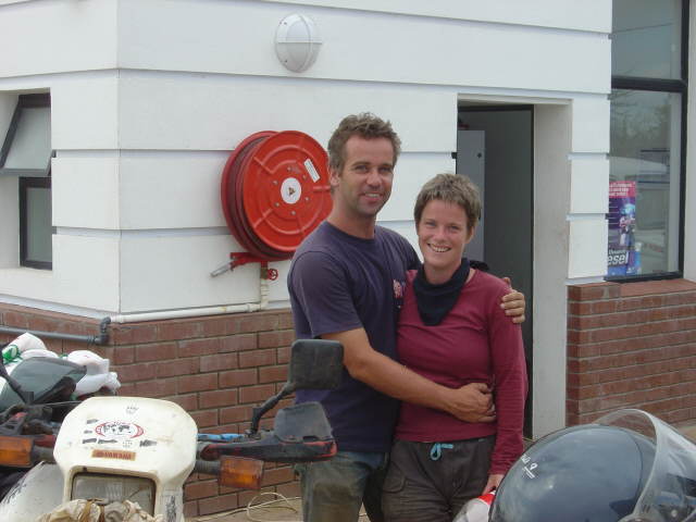 ..Damaris und Mika mit dem Motorrad seit 5 Jahren auf Weltreise!